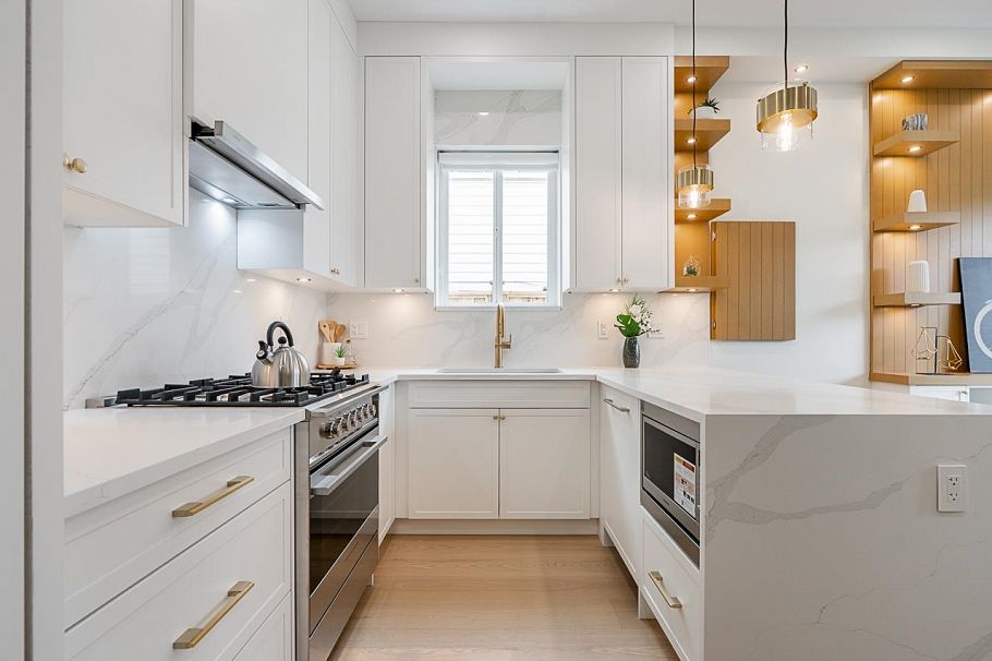 1 5304 Elgin Street Vancouver, BC - 13