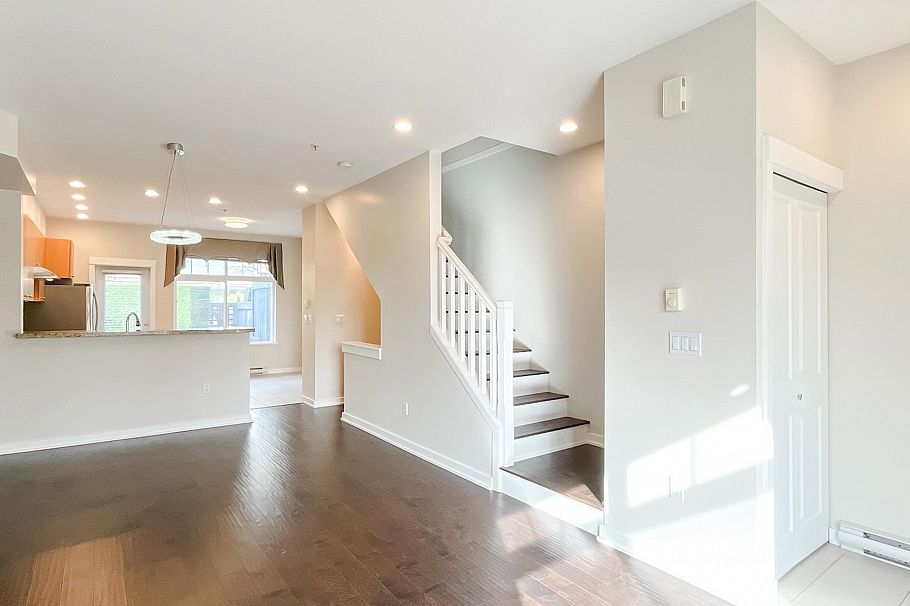 7425 Columbia Street Vancouver, BC - 5