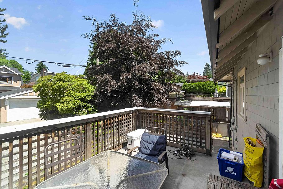 2063 W 37th Avenue Vancouver, BC - 34