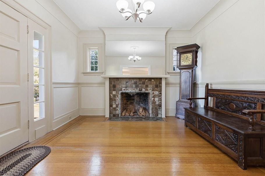 1570 W 36th Avenue Vancouver, BC - 5