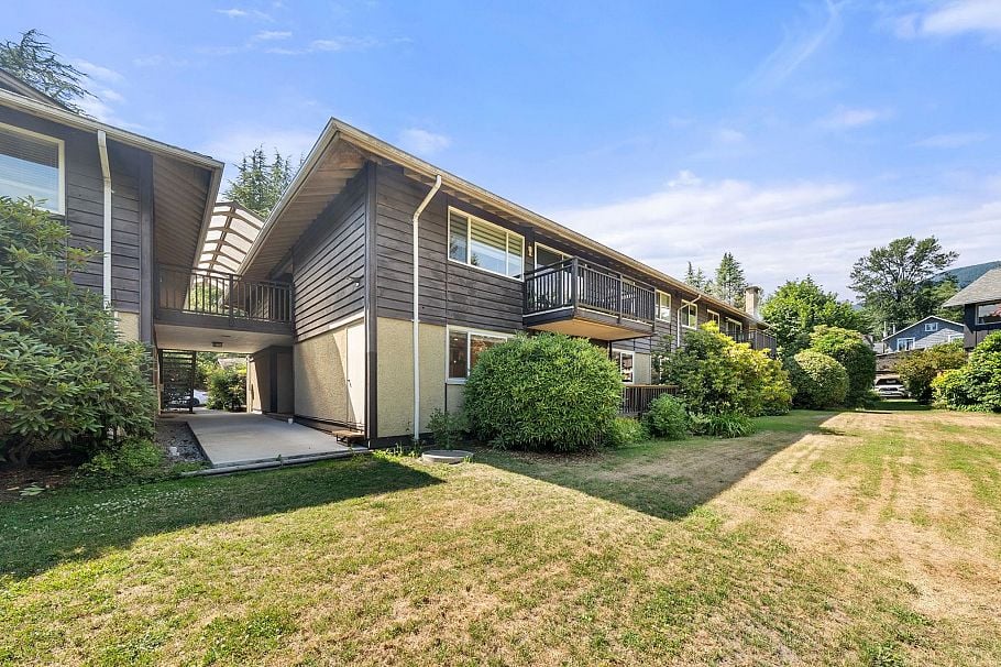 911 555 W 28th Street North Vancouver, BC - 34