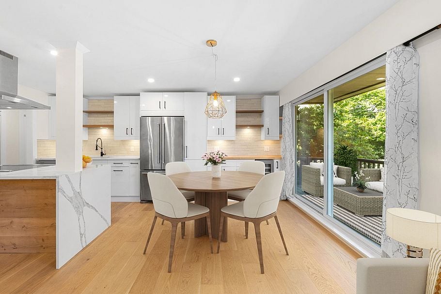 911 555 W 28th Street North Vancouver, BC - 3