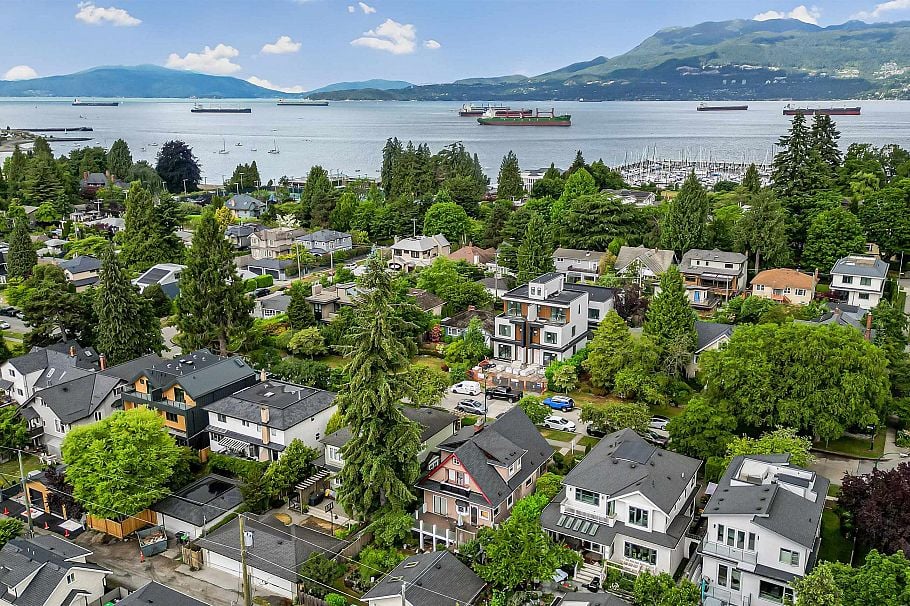 3732 West 2nd Avenue Vancouver, BC - 40