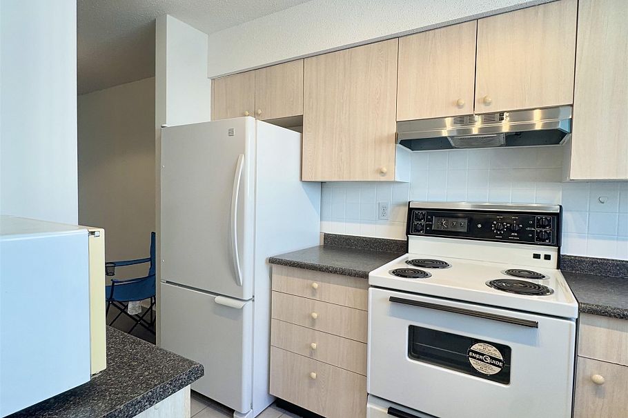 202 3683 Wellington Avenue Vancouver, BC - 8