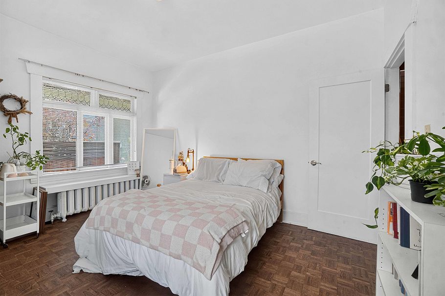 2063 W 37th Avenue Vancouver, BC - 31