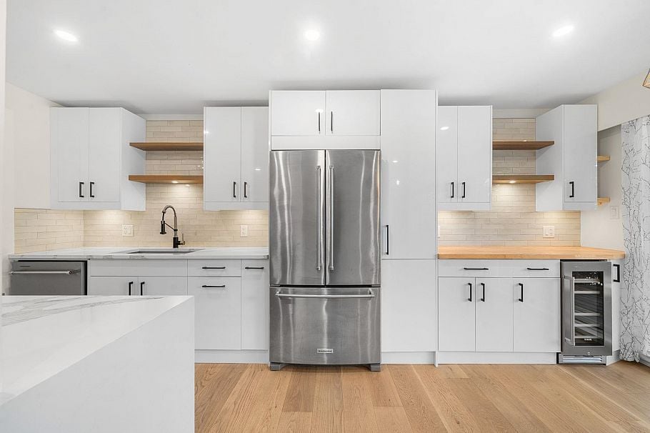 911 555 W 28th Street North Vancouver, BC - 5