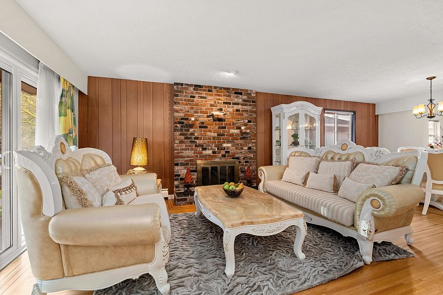 4651 W 16th Avenue Vancouver, BC - 3