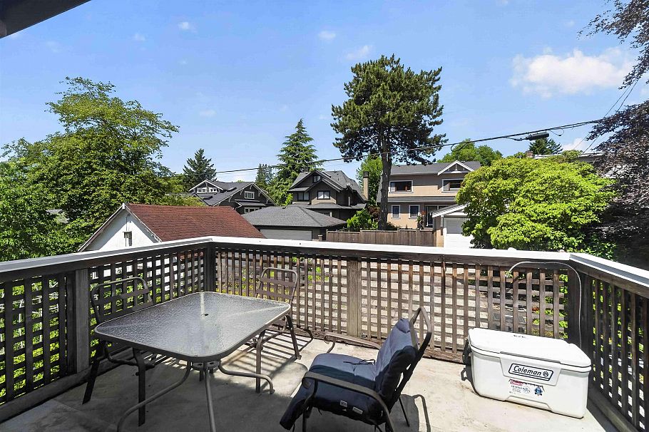 2063 W 37th Avenue Vancouver, BC - 35