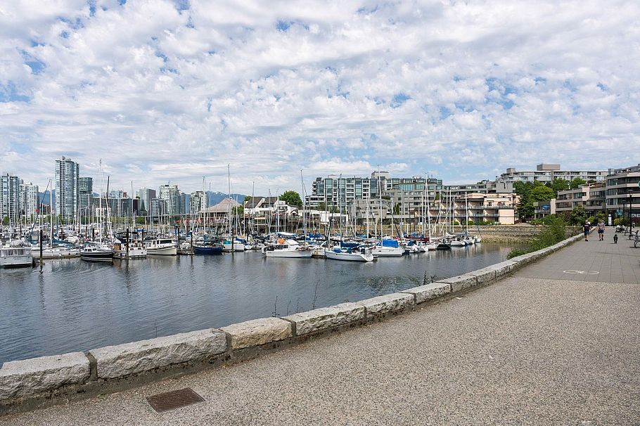 784 Millbank Vancouver, BC - 24