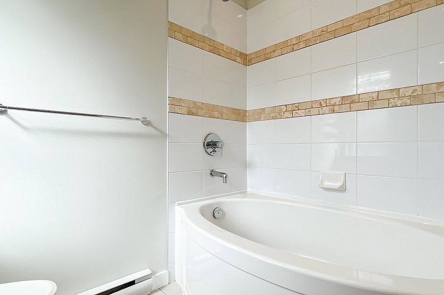 7425 Columbia Street Vancouver, BC - 16