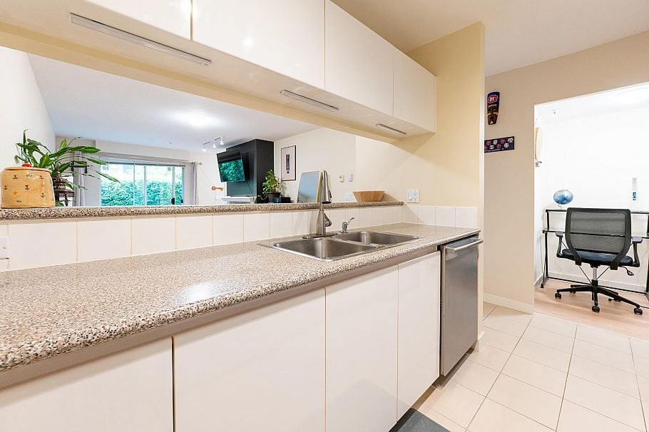 1 1386 W 6th Avenue Vancouver, BC - 12