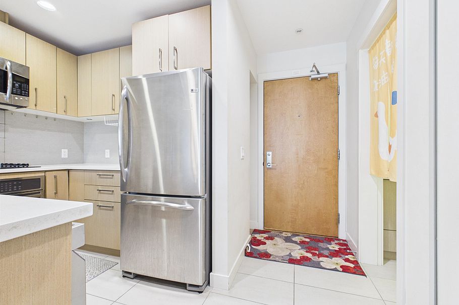 303 5981 Gray Avenue Vancouver, BC - 5