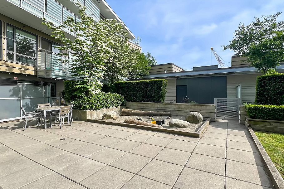 301 301 Sawmill Crescent Vancouver, BC - 10