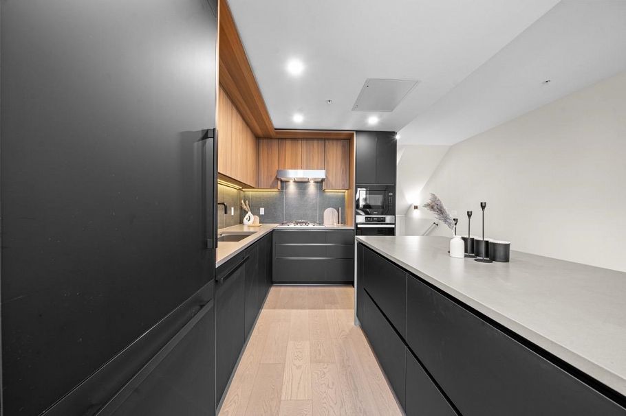 5 128 W Woodstock Avenue Vancouver, BC - 6