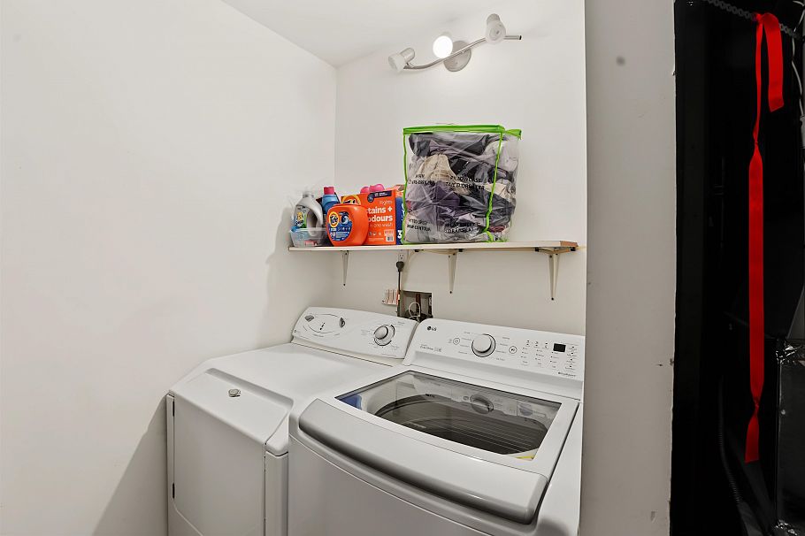 3381 William Avenue North Vancouver, BC - 21