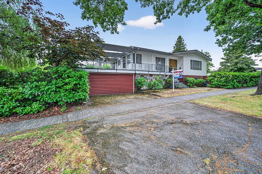 3660 E 22nd Avenue Vancouver, BC - 2