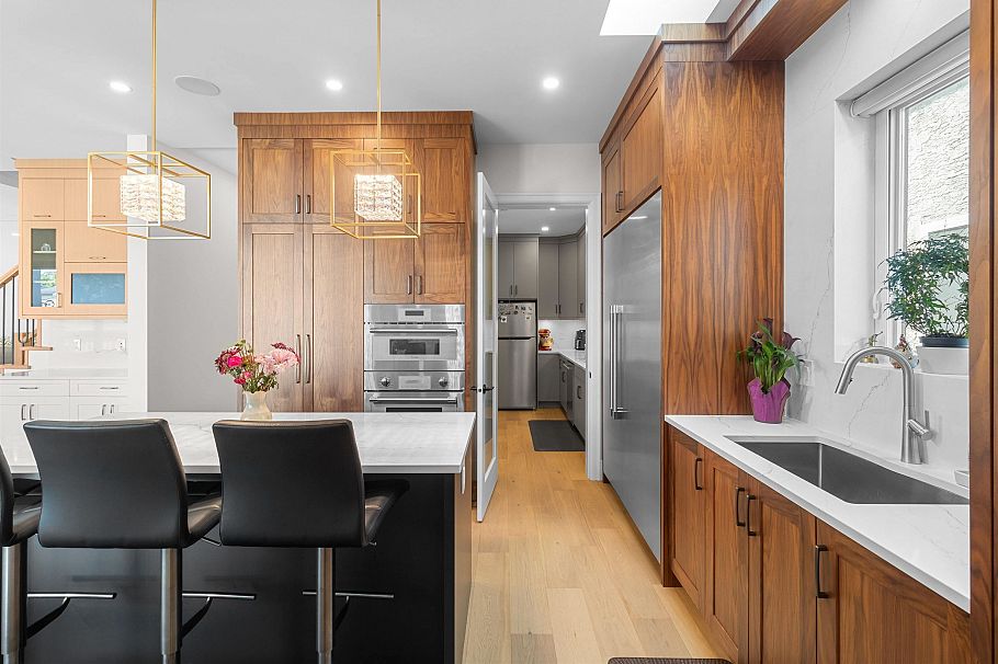 7662 French Street Vancouver, BC - 9