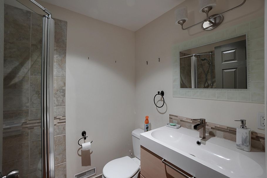 3381 William Avenue North Vancouver, BC - 19