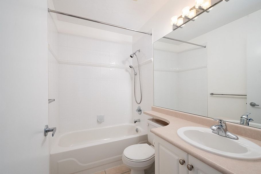 3058 E Kent Avenue South Vancouver, BC - 22