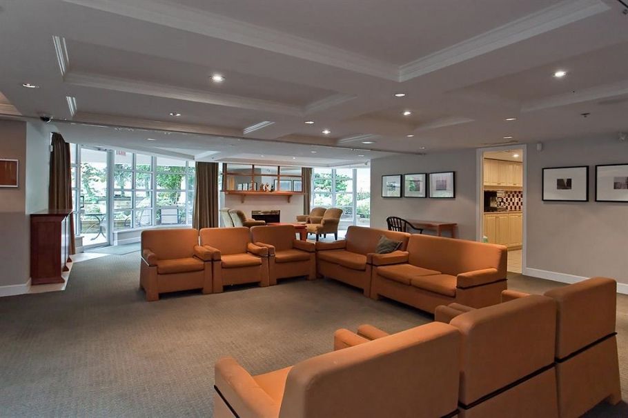 422 3629 Deercrest Drive North Vancouver, BC - 18