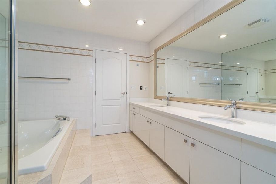2688 W 19th Avenue Vancouver, BC - 7