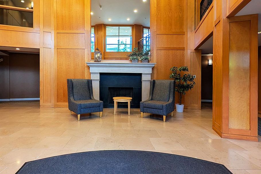 422 3629 Deercrest Drive North Vancouver, BC - 4