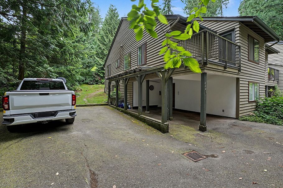3381 William Avenue North Vancouver, BC - 2