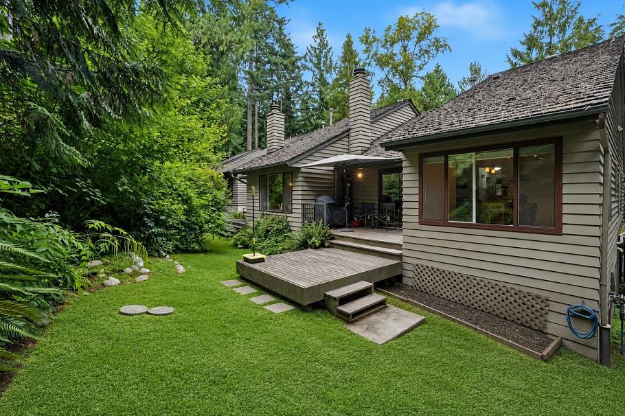 3381 William Avenue North Vancouver, BC - 1