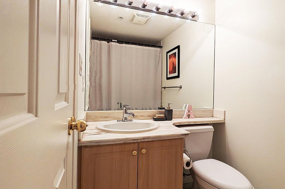 422 3629 Deercrest Drive North Vancouver, BC - 14