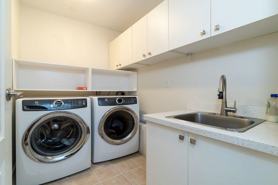 2688 W 19th Avenue Vancouver, BC - 6