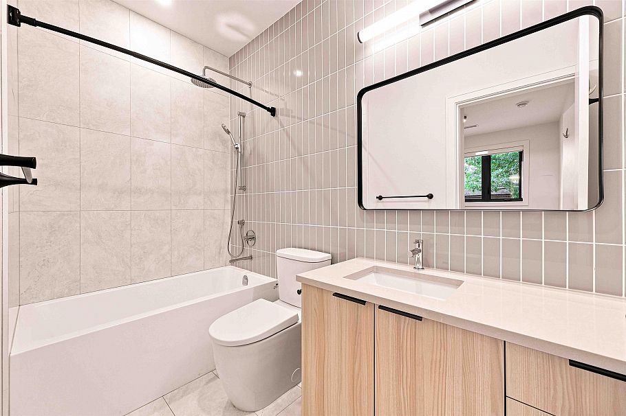 6408 Vine Street Vancouver, BC - 35