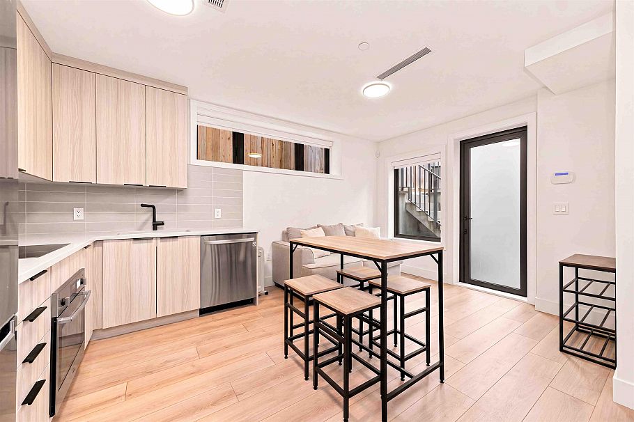 6408 Vine Street Vancouver, BC - 28