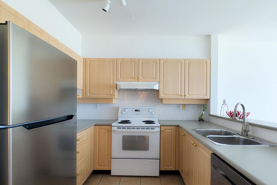 422 3629 Deercrest Drive North Vancouver, BC - 9