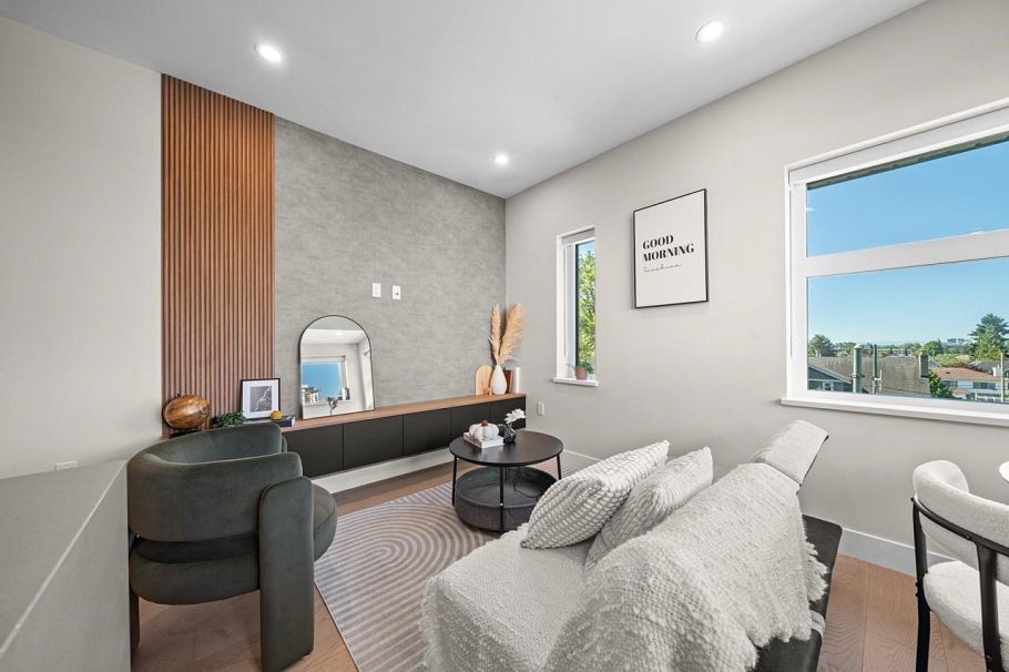 5 128 W Woodstock Avenue Vancouver, BC - 5