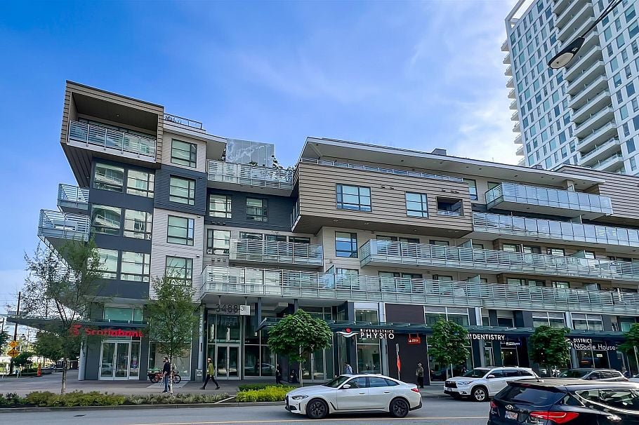 301 301 Sawmill Crescent Vancouver, BC - 1
