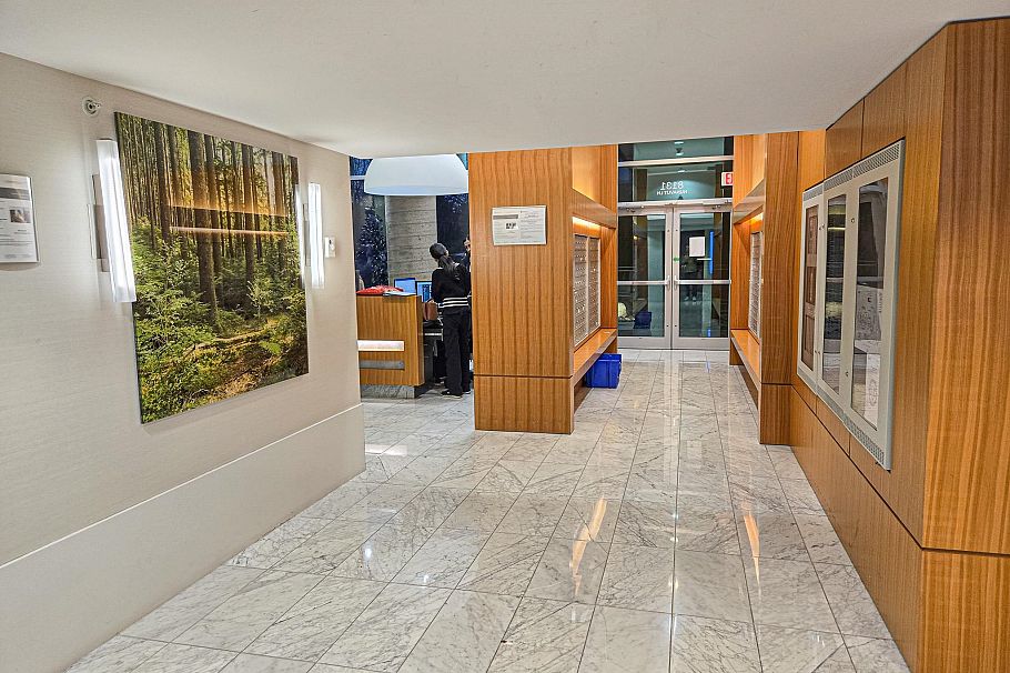 901 8131 Nunavut Lane Vancouver, BC - 5