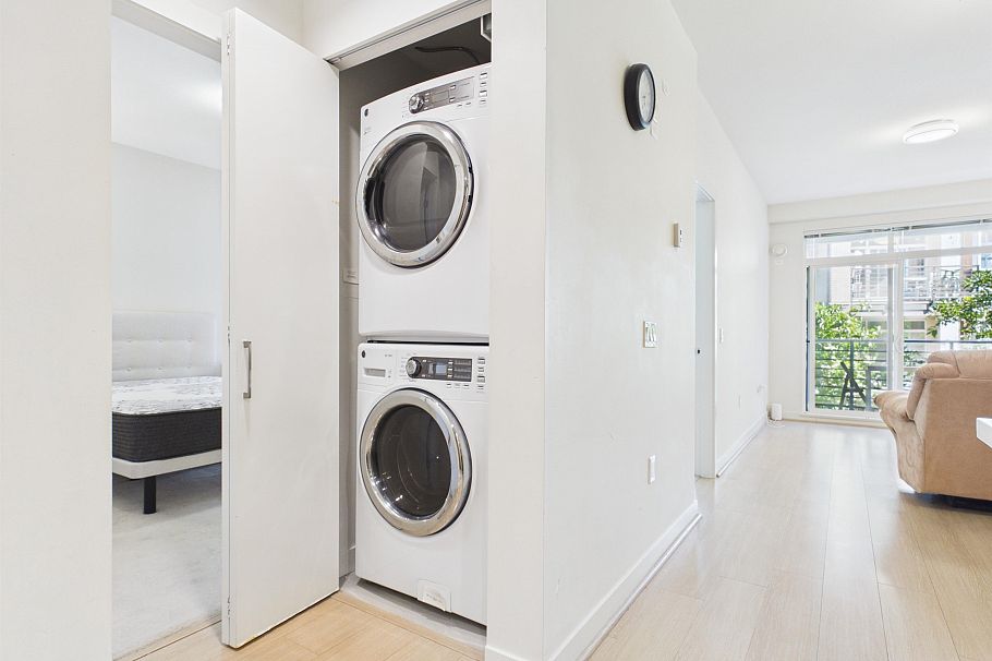303 5981 Gray Avenue Vancouver, BC - 10