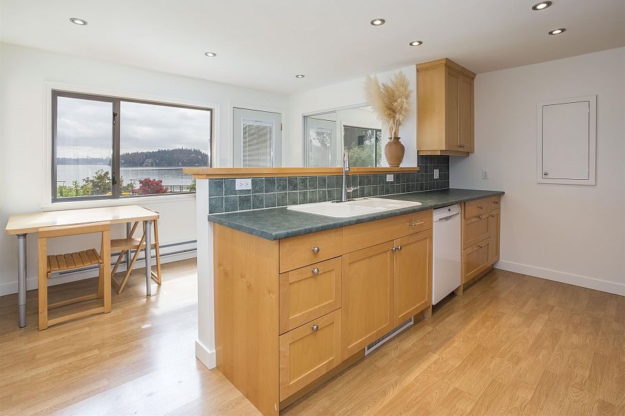 5445 Indian River Drive North Vancouver, BC - 27