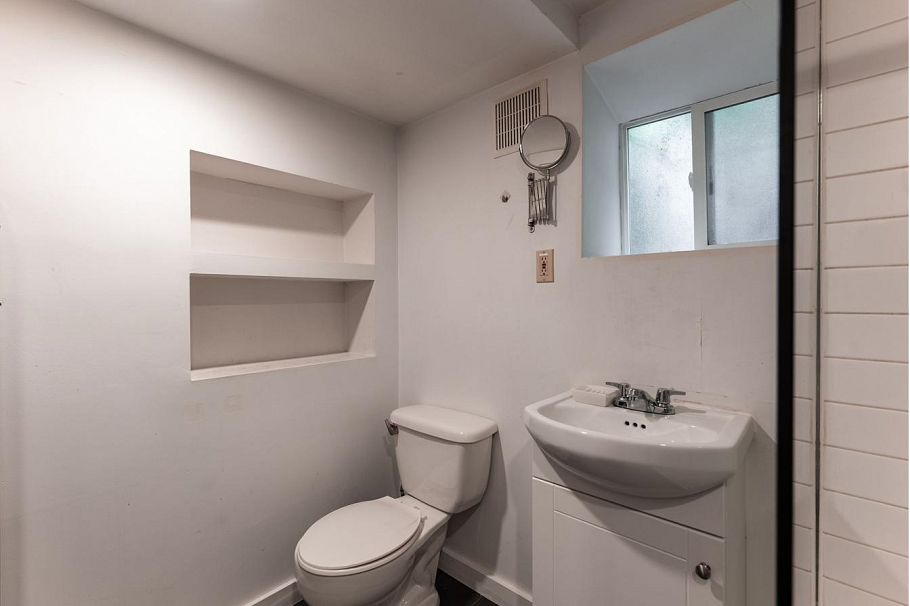 2110 Alberta Street Vancouver, BC - 38