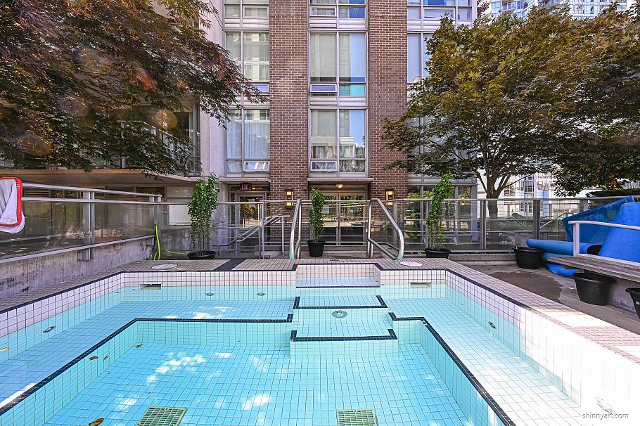 1107 565 Smithe Street Vancouver, BC - 35