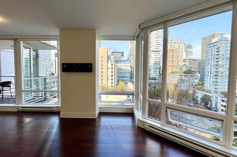 1107 565 Smithe Street Vancouver, BC - 3