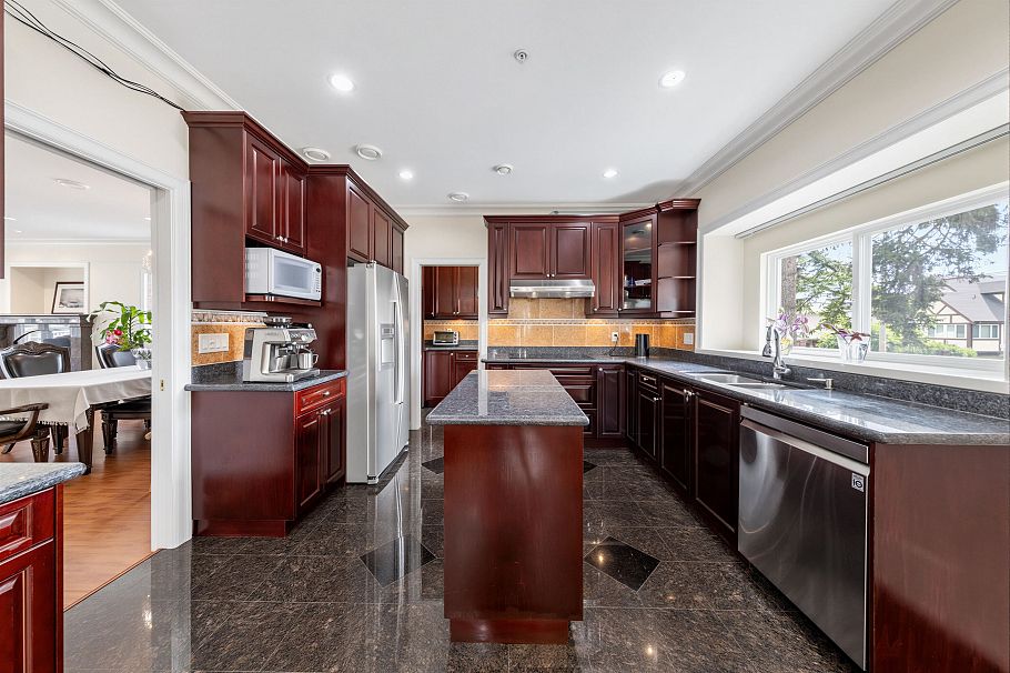 6899 Fleming Street Vancouver, BC - 10