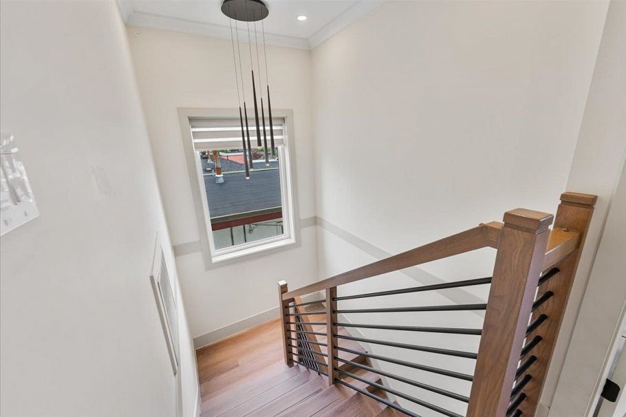 3179 E 16th Avenue Vancouver, BC - 30