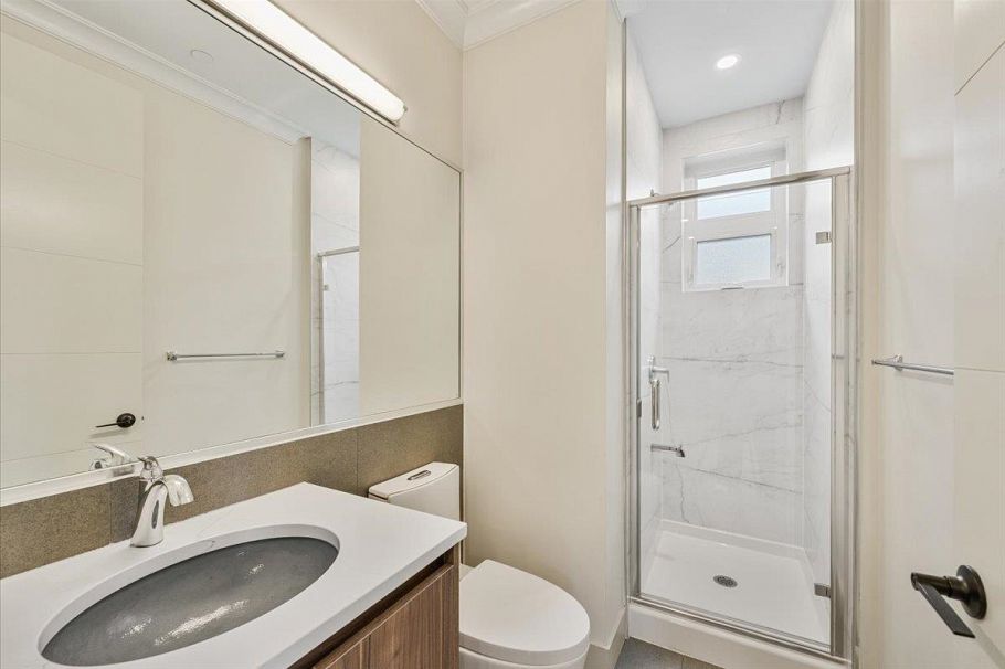 3179 E 16th Avenue Vancouver, BC - 7