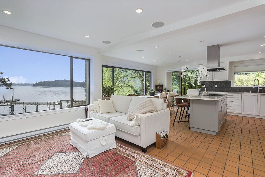 5445 Indian River Drive North Vancouver, BC - 10