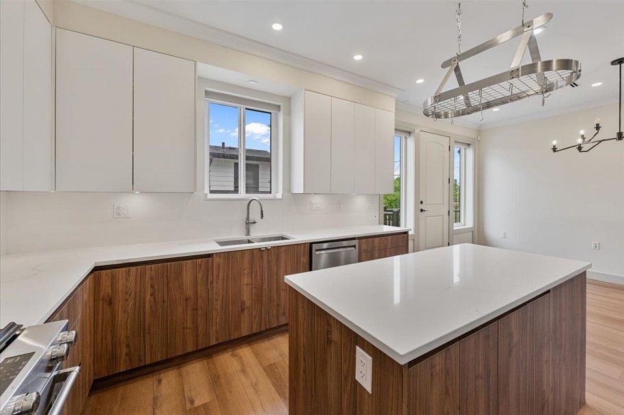 3179 E 16th Avenue Vancouver, BC - 19