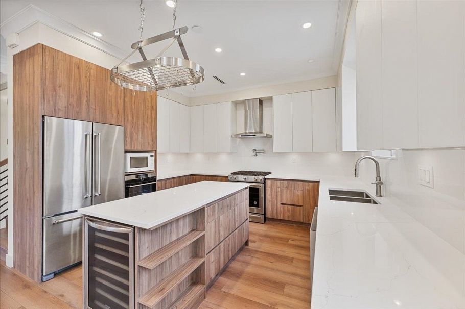 3179 E 16th Avenue Vancouver, BC - 16