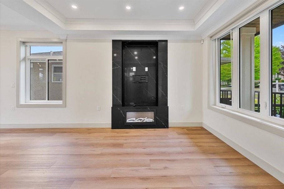 3179 E 16th Avenue Vancouver, BC - 10