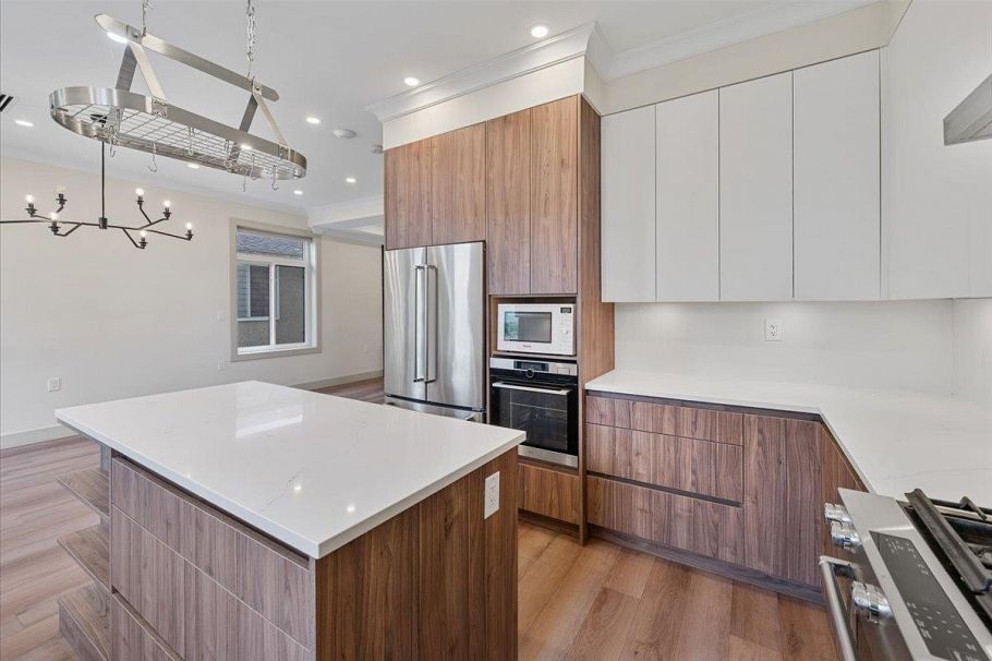 3179 E 16th Avenue Vancouver, BC - 18