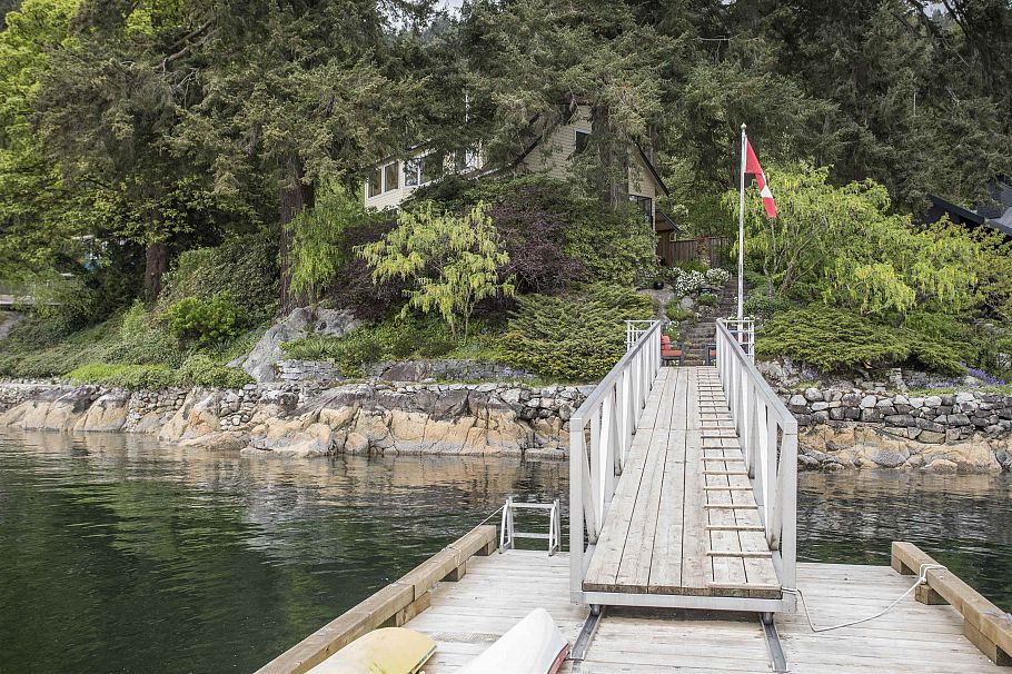 5445 Indian River Drive North Vancouver, BC - 3